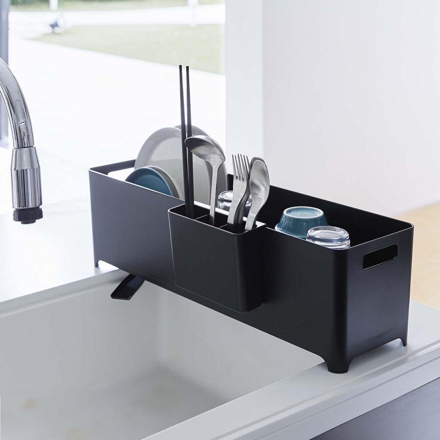 Yamazaki Abtropfgestell Geschirr schmal mit Ablauf 55x16x16cm Metall schwarz. Ein elegantes Highlight für die strukturierte Organisation Ihrer Spüle