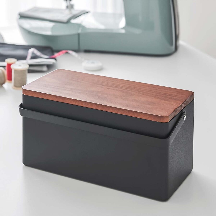 Yamazaki Schwarz Nähkasten Mit Einsatz Und Nadelkissen 27X13x14cm Metall Bringen Sie Zeitlose Ordnung In Ihr Nähzubehör Mit Diesem Organizer.